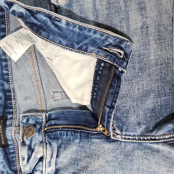 Silver Jeans Blue Jean Shorts Mid-Rise Distressed - Picture 7 of 9